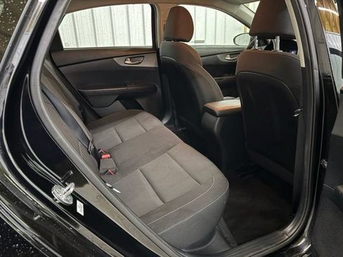 Used 2019 Kia Forte LXS FWD image 11