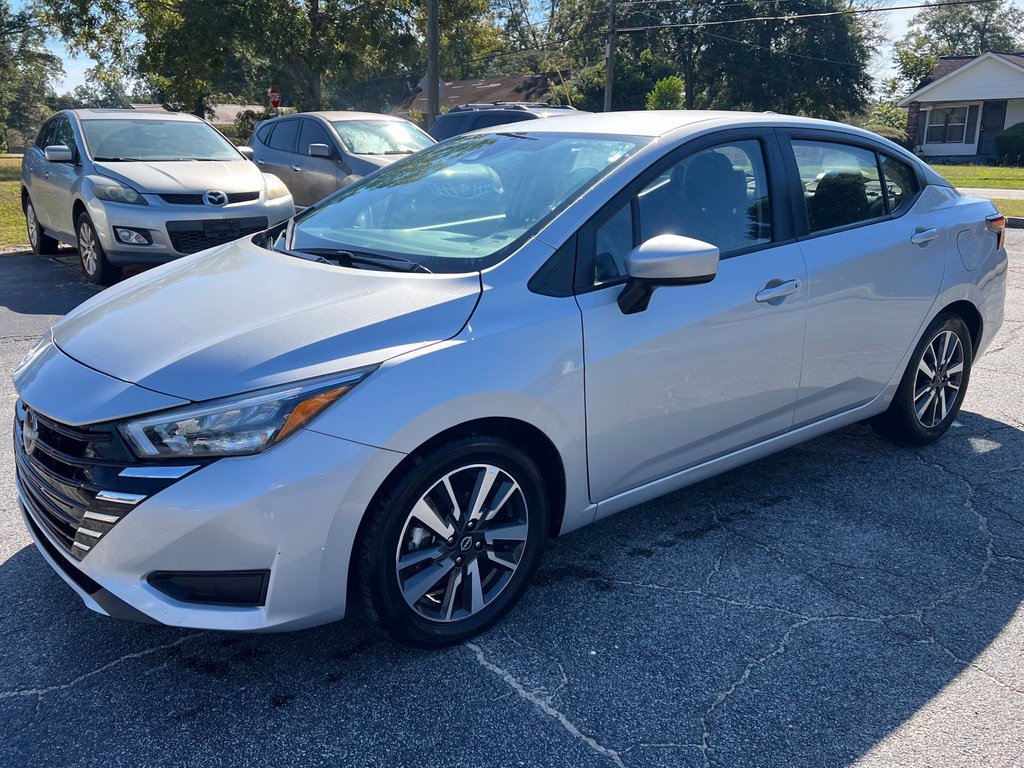 Used 2025 Nissan Versa SV FWD image 23