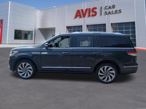 Used 2023 Lincoln Navigator Reserve AWD/4WD image 10