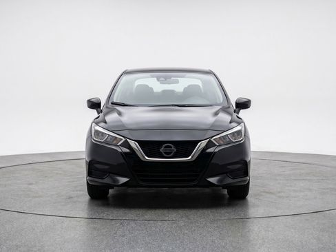 Used 2025 Nissan Versa SV FWD image 2