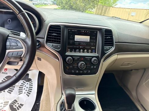 Used 2016 Jeep Grand Cherokee Overland AWD/4WD image 16