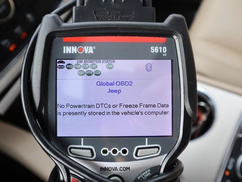 Used 2014 Jeep Grand Cherokee Limited AWD/4WD image 25