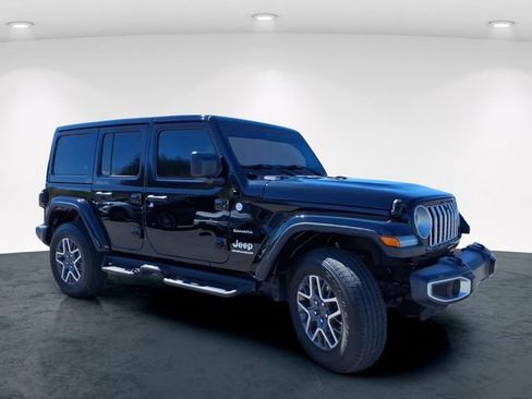 Used 2024 Jeep Wrangler Sahara w/ Technology Group image 4