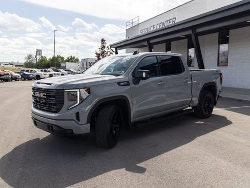 Used 2024 GMC Sierra 1500 Elevation w/ Elevation Premium Package AWD/4WD image 3