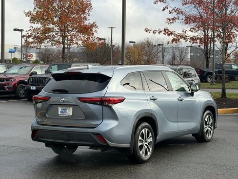 Used 2023 Toyota Highlander XLE image 7