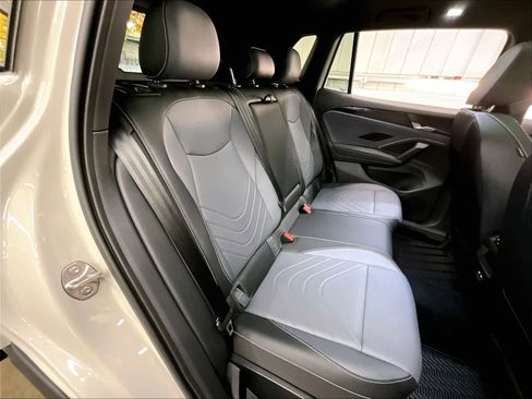 New 2026 Volkswagen Tiguan SE R-Line image 27