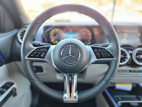 New 2026 Mercedes-Benz GLB 250 4MATIC image 22