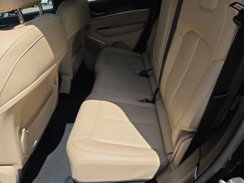 Used 2024 Jeep Grand Cherokee Limited 4xe AWD/4WD image 7