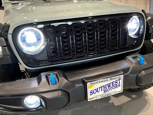 Used 2024 Jeep Wrangler Willys image 32