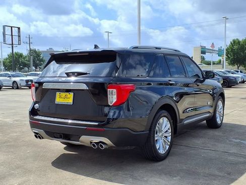Used 2024 Ford Explorer King Ranch w/ Technology Package RWD image 2