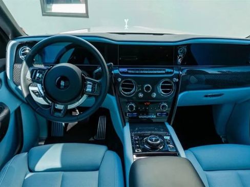 Used 2025 Rolls-Royce Cullinan Black Badge image 16