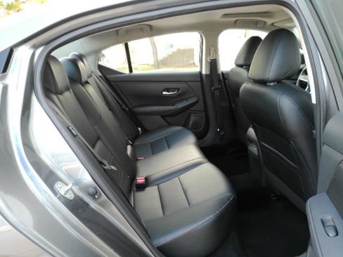Used 2025 Nissan Sentra SR w/ SR Premium Package FWD image 23