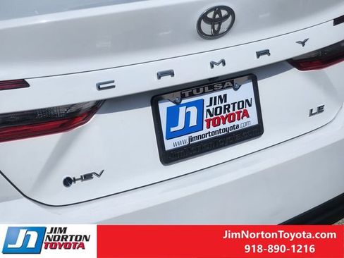 Used 2025 Toyota Camry LE FWD image 11