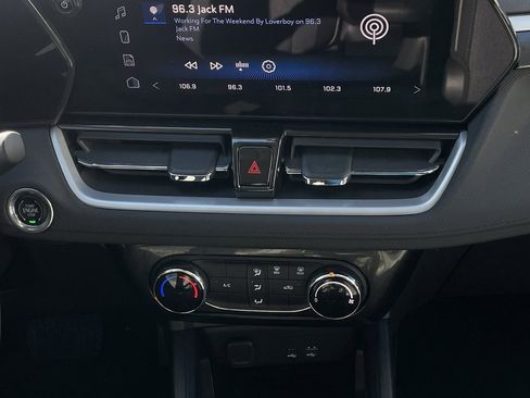 Used 2025 Chevrolet TrailBlazer LT image 17