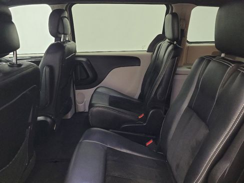 Used 2014 Dodge Grand Caravan SXT FWD image 18
