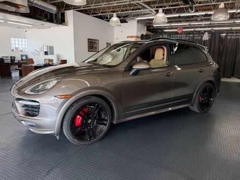 Used 2013 Porsche Cayenne GTS AWD/4WD image 5