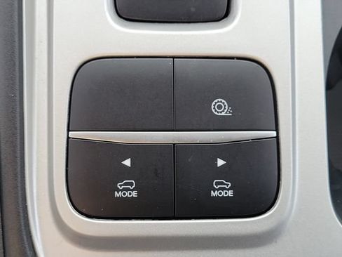Used 2023 Ford Explorer XLT RWD image 28