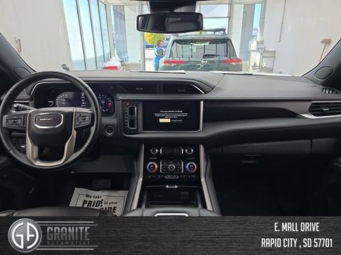 Used 2024 GMC Yukon XL Denali AWD/4WD image 12