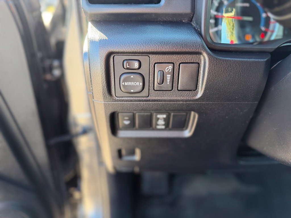 Used 2018 Toyota 4Runner TRD Off-Road AWD/4WD image 25