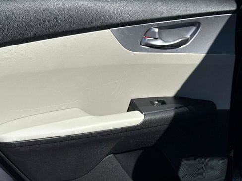 Used 2023 Kia Forte LXS w/ LXS Technology Package image 12