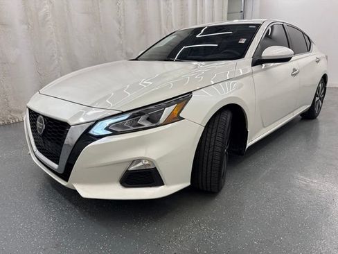 Used 2022 Nissan Altima 2.5 SV FWD image 5