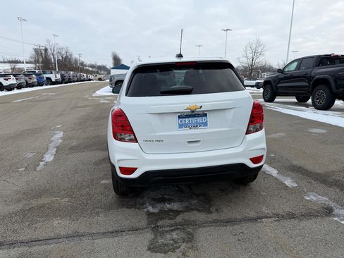 Certified 2022 Chevrolet Trax LS w/ Tint and Cruise Package image 4