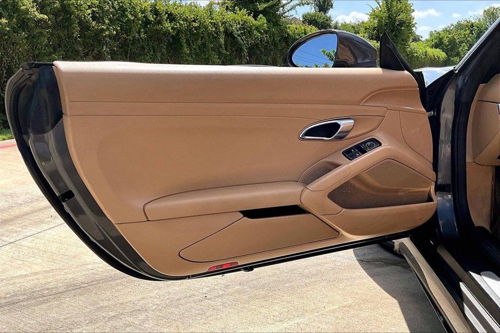 Used 2017 Porsche 718 Boxster RWD image 24