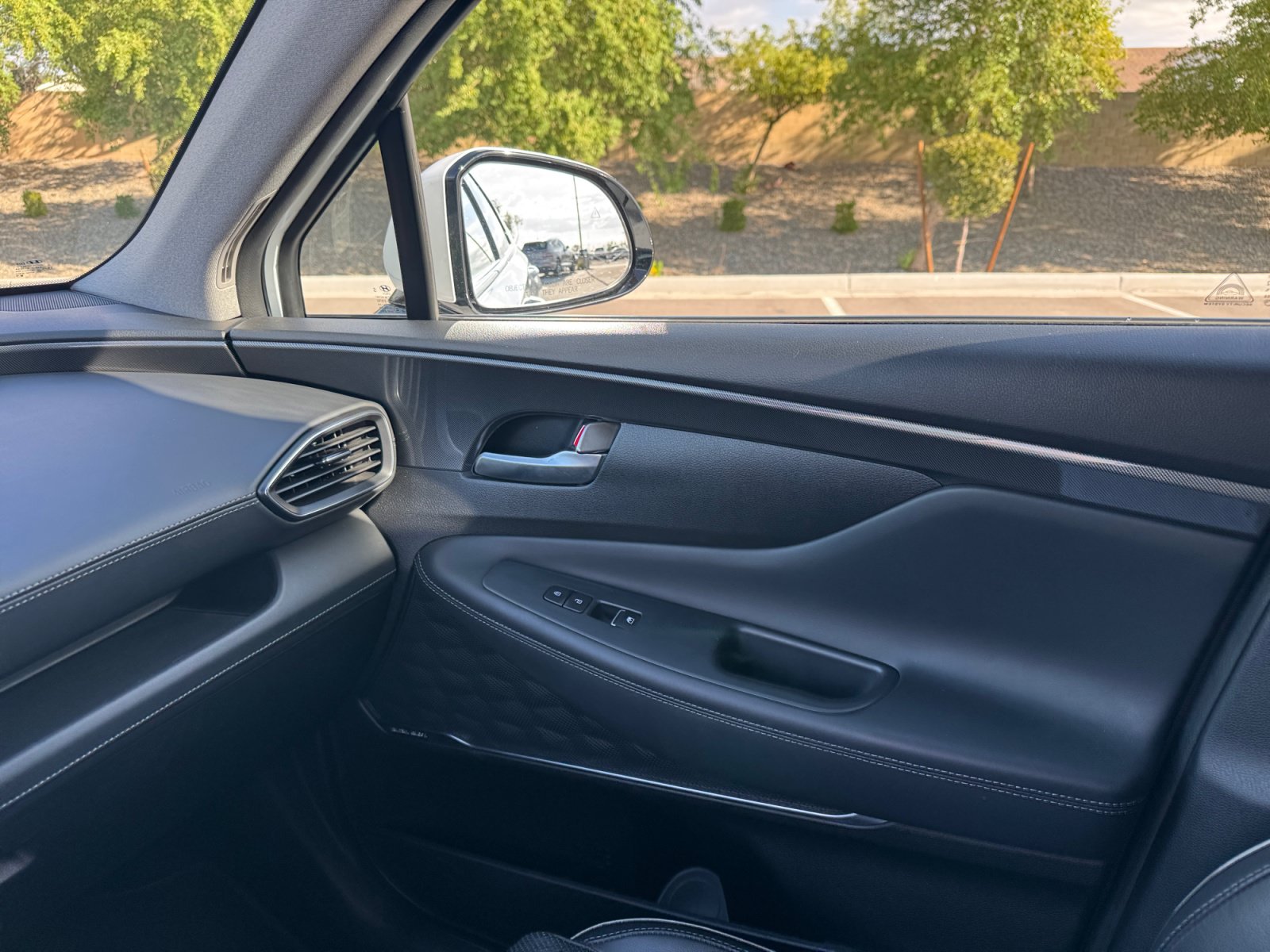 Used 2023 Hyundai Santa Fe Limited AWD/4WD image 16
