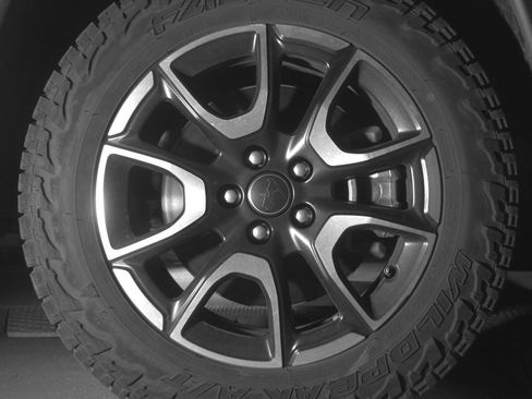 Used 2025 Jeep Compass Trailhawk AWD/4WD image 13
