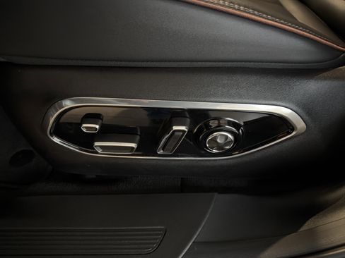 Used 2024 Jeep Wagoneer Launch Edition image 15