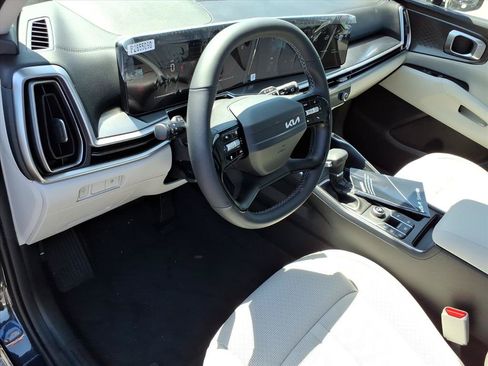 Used 2025 Kia Sorento S w/ Panoramic Sunroof Package FWD image 11