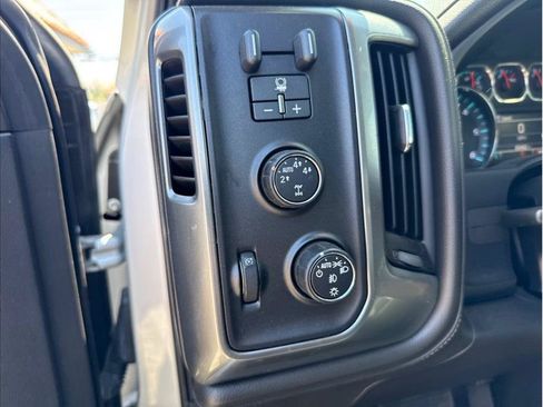 Used 2015 Chevrolet Silverado 1500 LTZ AWD/4WD image 19