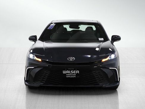 Used 2025 Toyota Camry SE w/ Multimedia Upgrade Package image 8