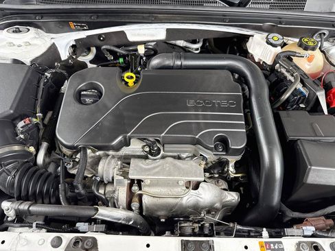 Used 2023 Chevrolet Malibu LT FWD image 29