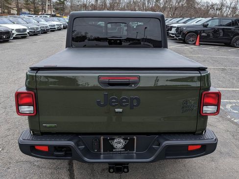 Used 2023 Jeep Gladiator Sport image 8