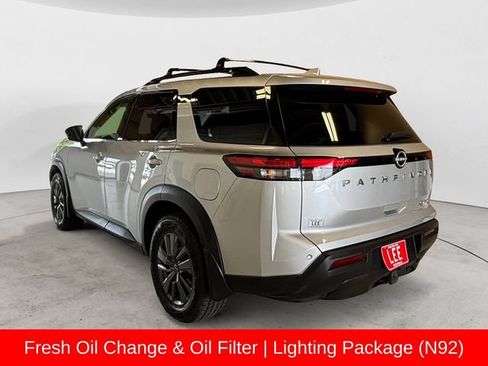 Used 2023 Nissan Pathfinder SV w/ SV Premium Package AWD/4WD image 3