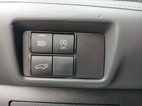 Used 2024 Toyota Highlander LE image 17