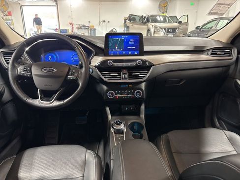 Used 2020 Ford Escape Titanium AWD/4WD image 13