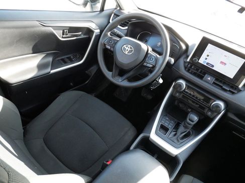Certified 2023 Toyota RAV4 LE image 9
