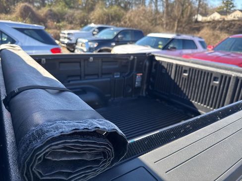 Used 2019 Chevrolet Colorado LT w/ LT Convenience Package image 11