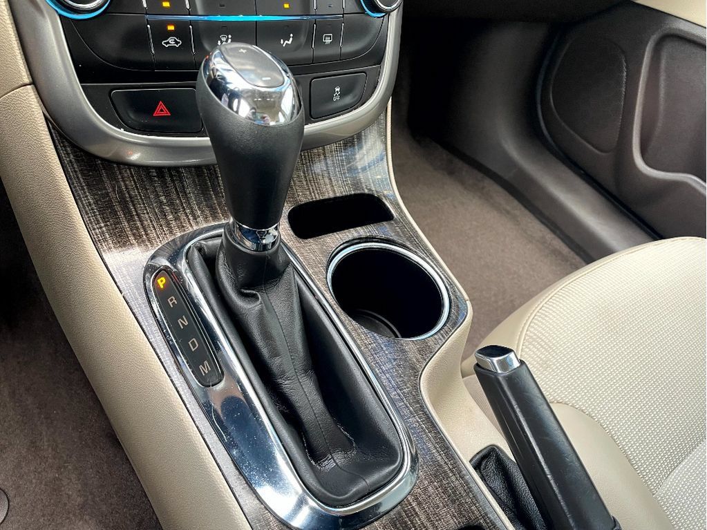 Used 2016 Chevrolet Malibu LT FWD image 20