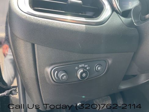 Used 2020 Chevrolet Equinox LT FWD image 17