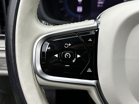 Used 2023 Volvo S60 T8 Plus image 23