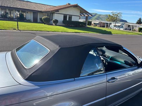 Used 2005 BMW 325Ci Convertible image 11