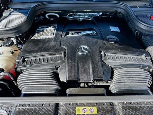 Used 2024 Mercedes-Benz GLS 580 4MATIC image 29