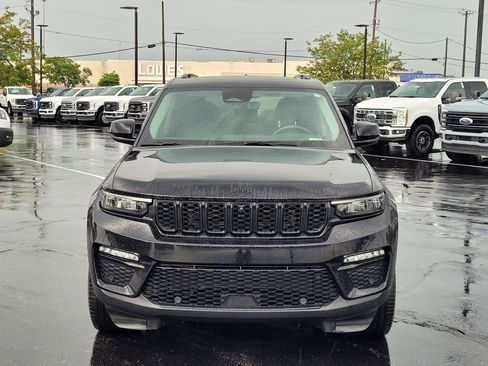 Used 2023 Jeep Grand Cherokee Limited w/ Luxury Tech Group II AWD/4WD image 9