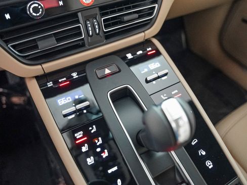 Certified 2025 Porsche Macan S image 21