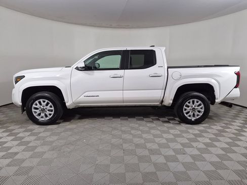 Used 2025 Toyota Tacoma SR5 RWD image 6