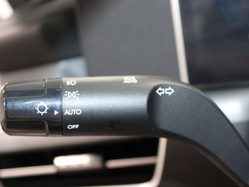 Used 2025 Hyundai Sonata SEL FWD image 36