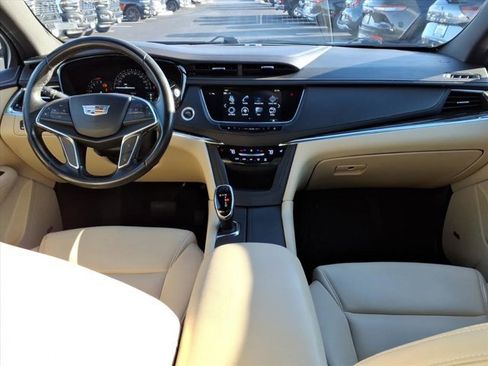 Used 2019 Cadillac XT5 AWD image 8